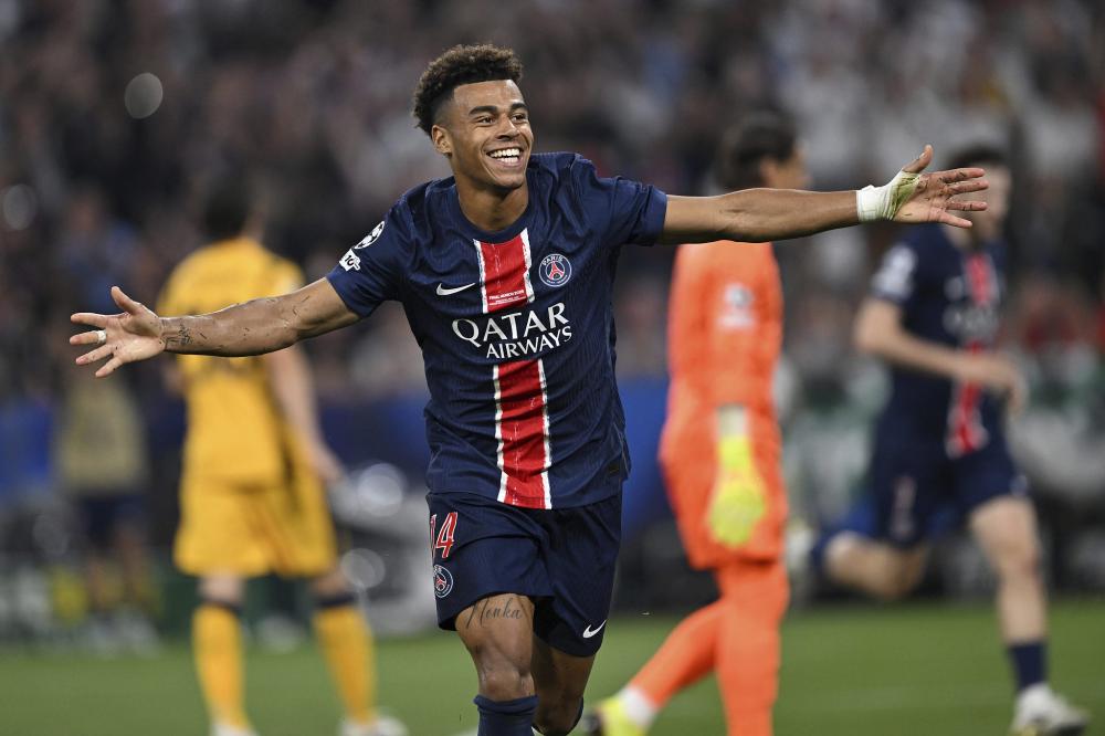 王上源：当年去欧洲试训太煎熬，大概一年时间活在未知世界里